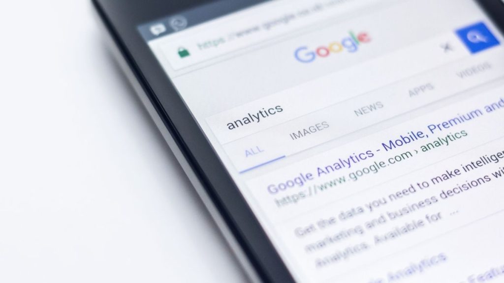 la meta description wordpress n'est pas un critère de ranking, mais elle décide de votre taux de clic. taille, plugins, copywriting et réécriture par google